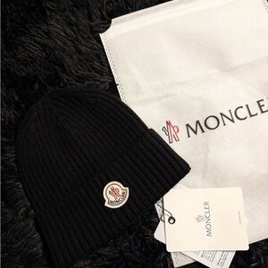 Moncler Ribbed Black Knit Hat